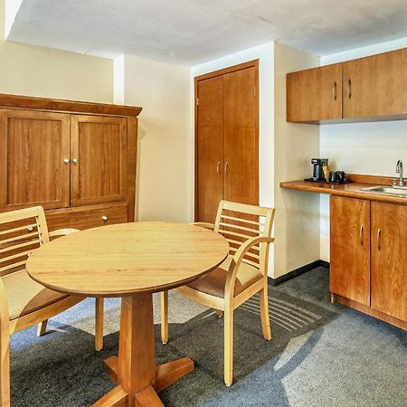 Fiesta Inn Express San Luis Potosi Oriente Екстериор снимка