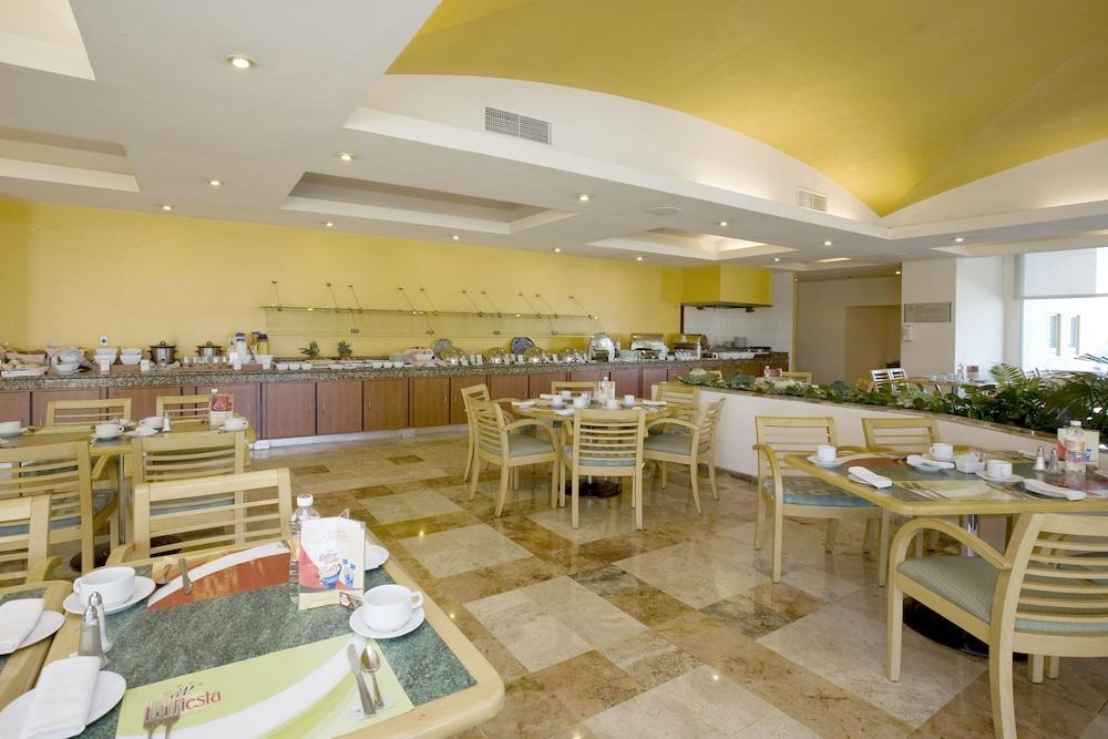 Fiesta Inn Express San Luis Potosi Oriente Екстериор снимка