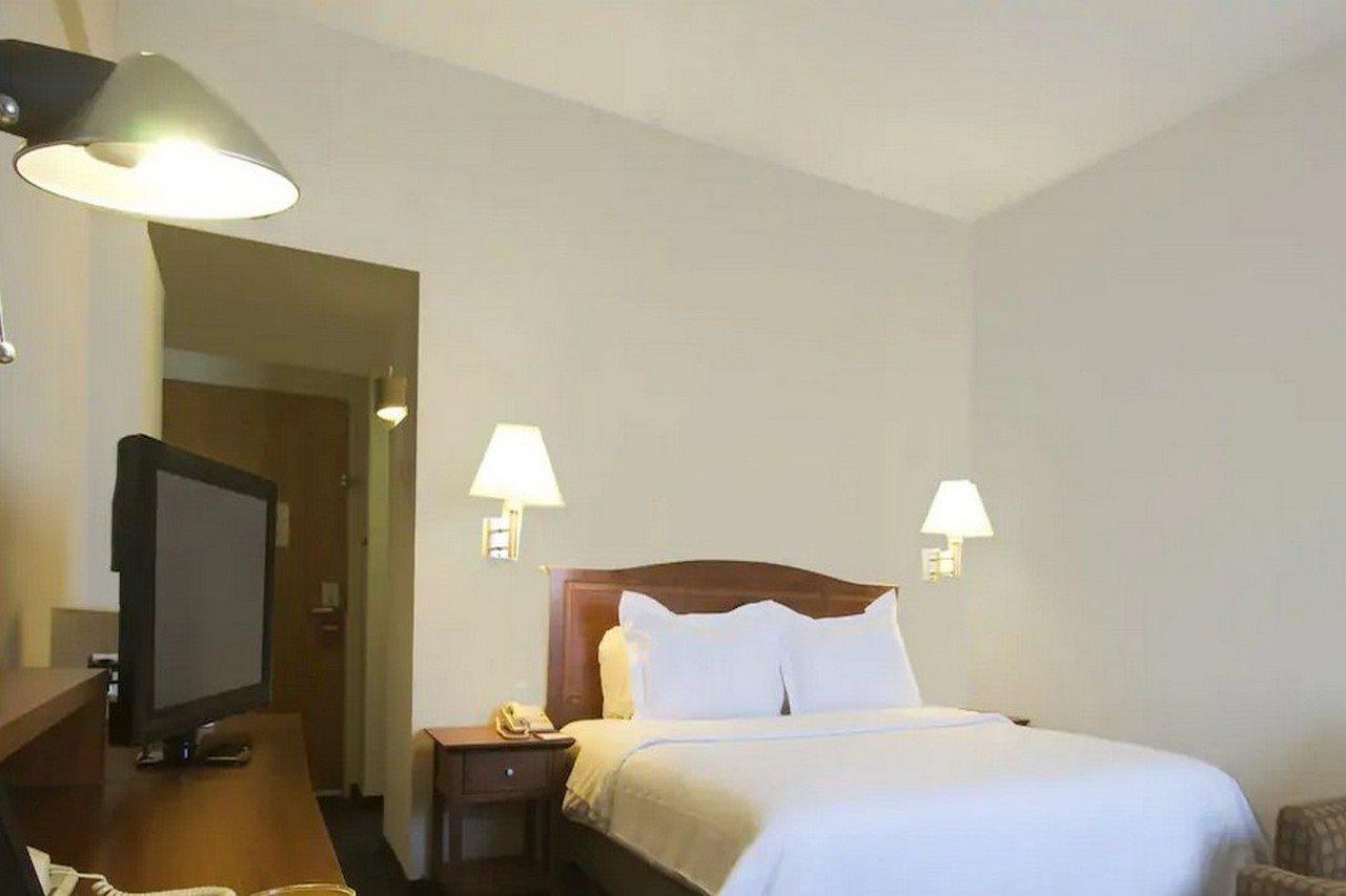 Fiesta Inn Express San Luis Potosi Oriente Екстериор снимка
