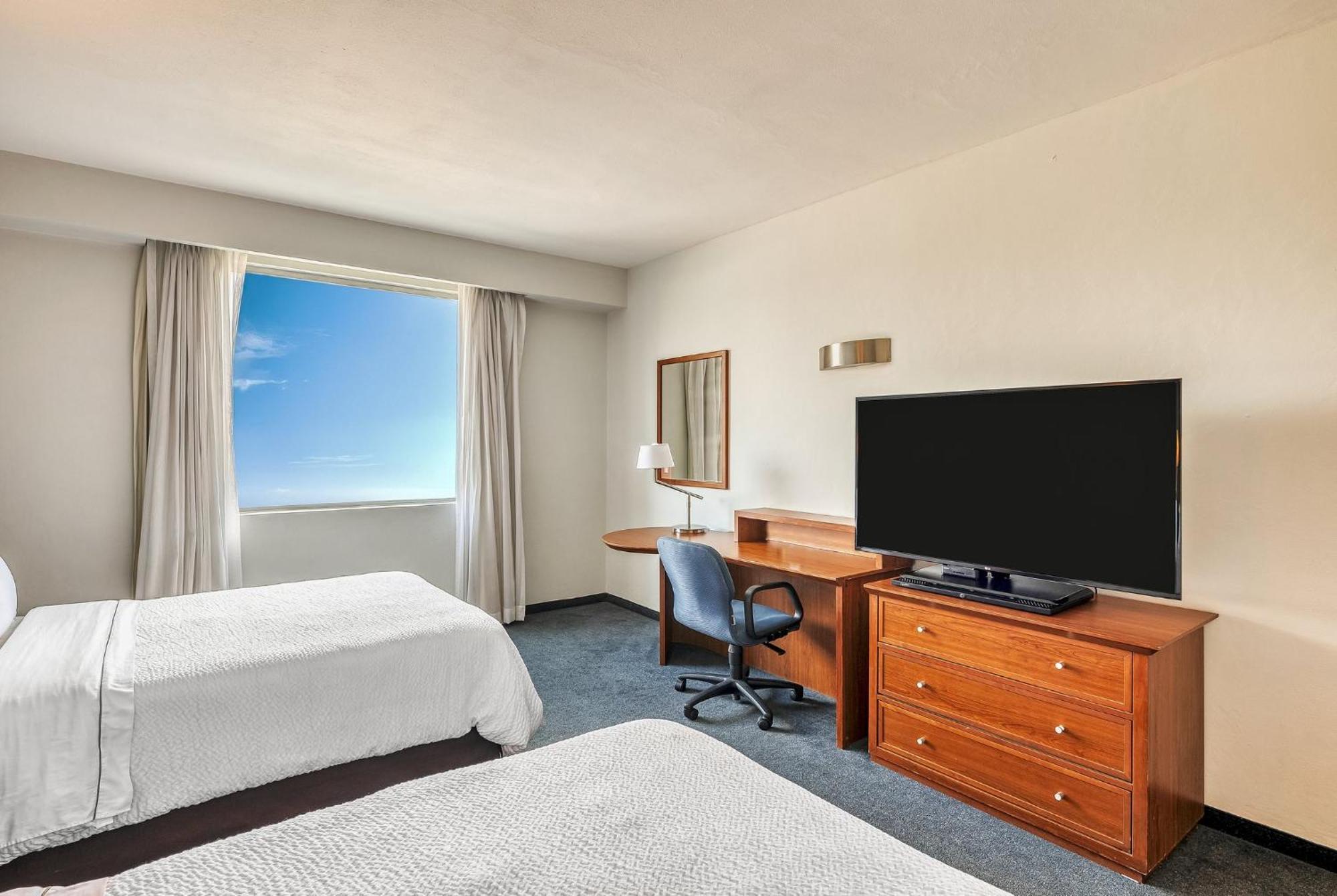 Fiesta Inn Express San Luis Potosi Oriente Екстериор снимка