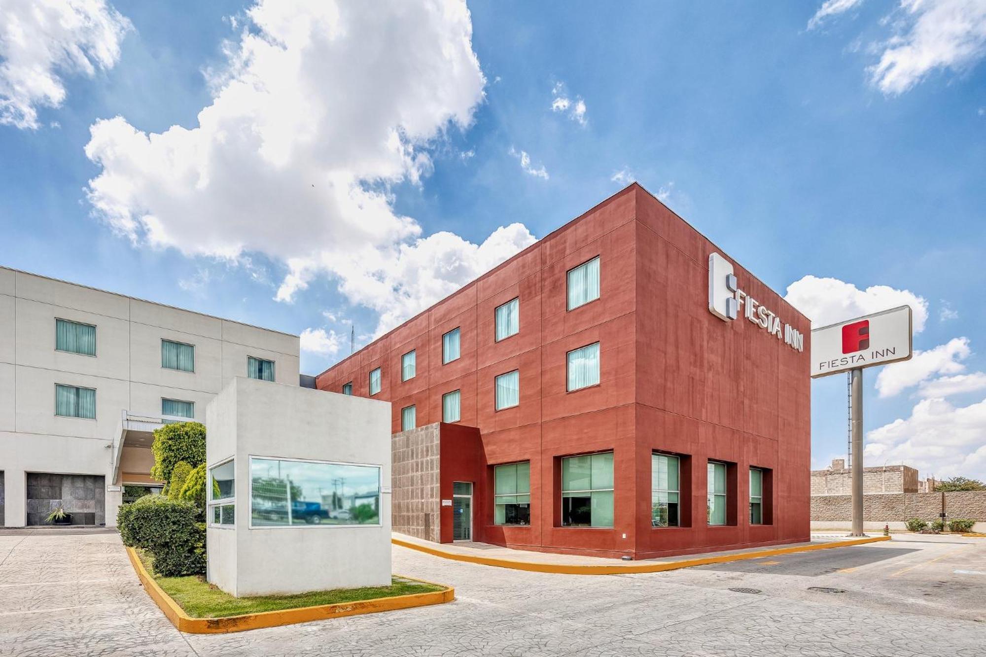 Fiesta Inn Express San Luis Potosi Oriente Екстериор снимка