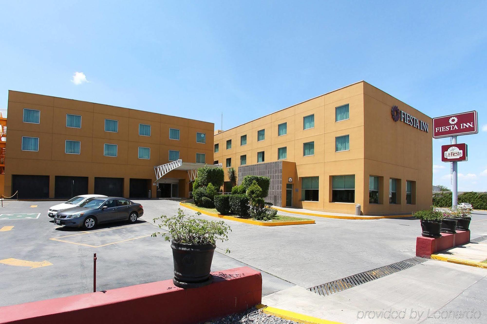 Fiesta Inn Express San Luis Potosi Oriente Екстериор снимка
