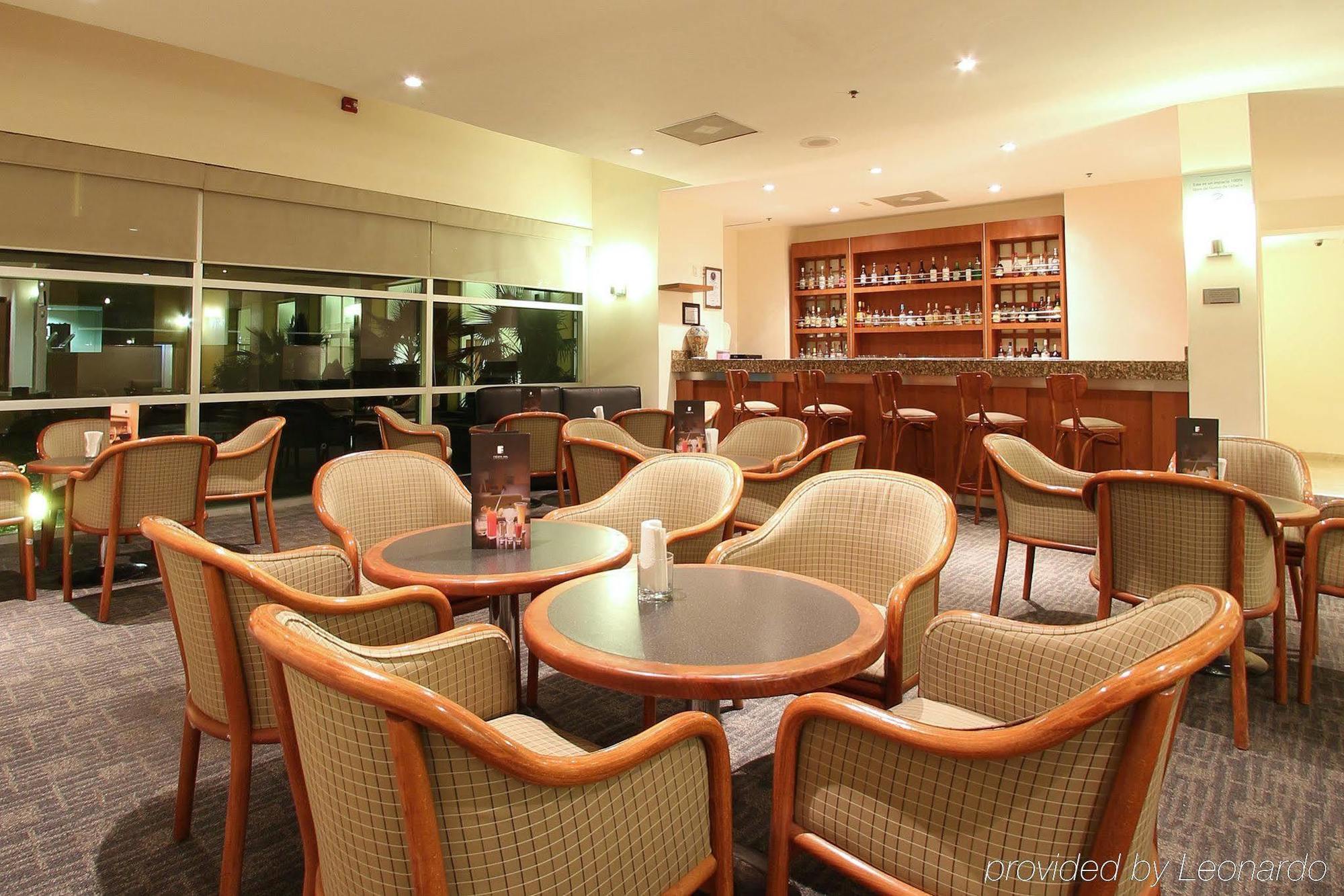 Fiesta Inn Express San Luis Potosi Oriente Екстериор снимка