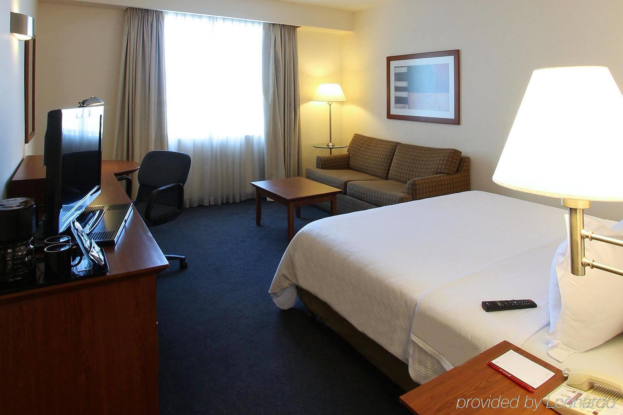Fiesta Inn Express San Luis Potosi Oriente Екстериор снимка