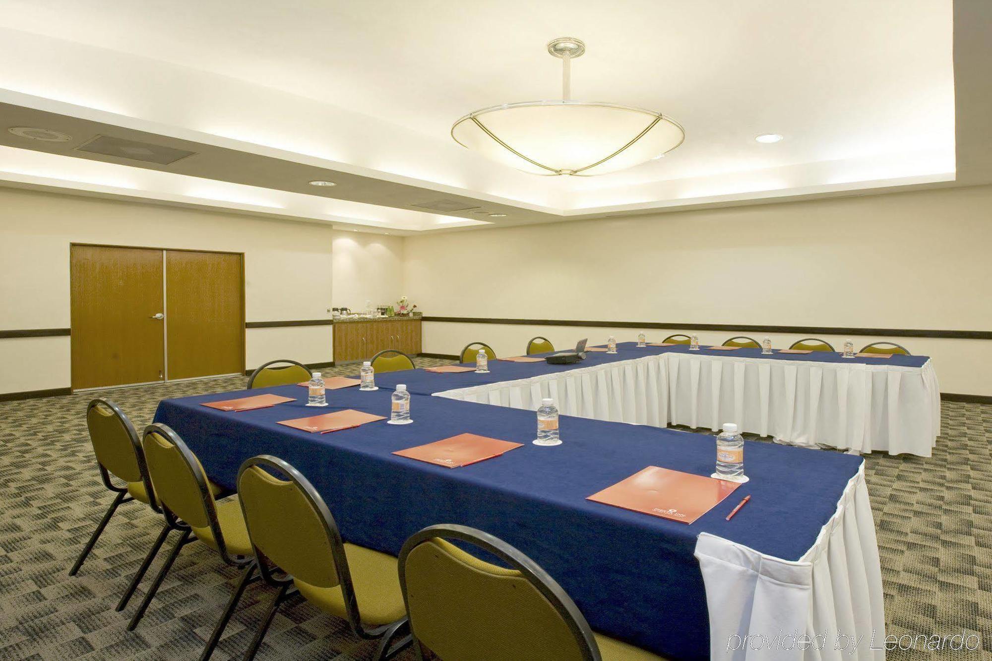 Fiesta Inn Express San Luis Potosi Oriente Екстериор снимка
