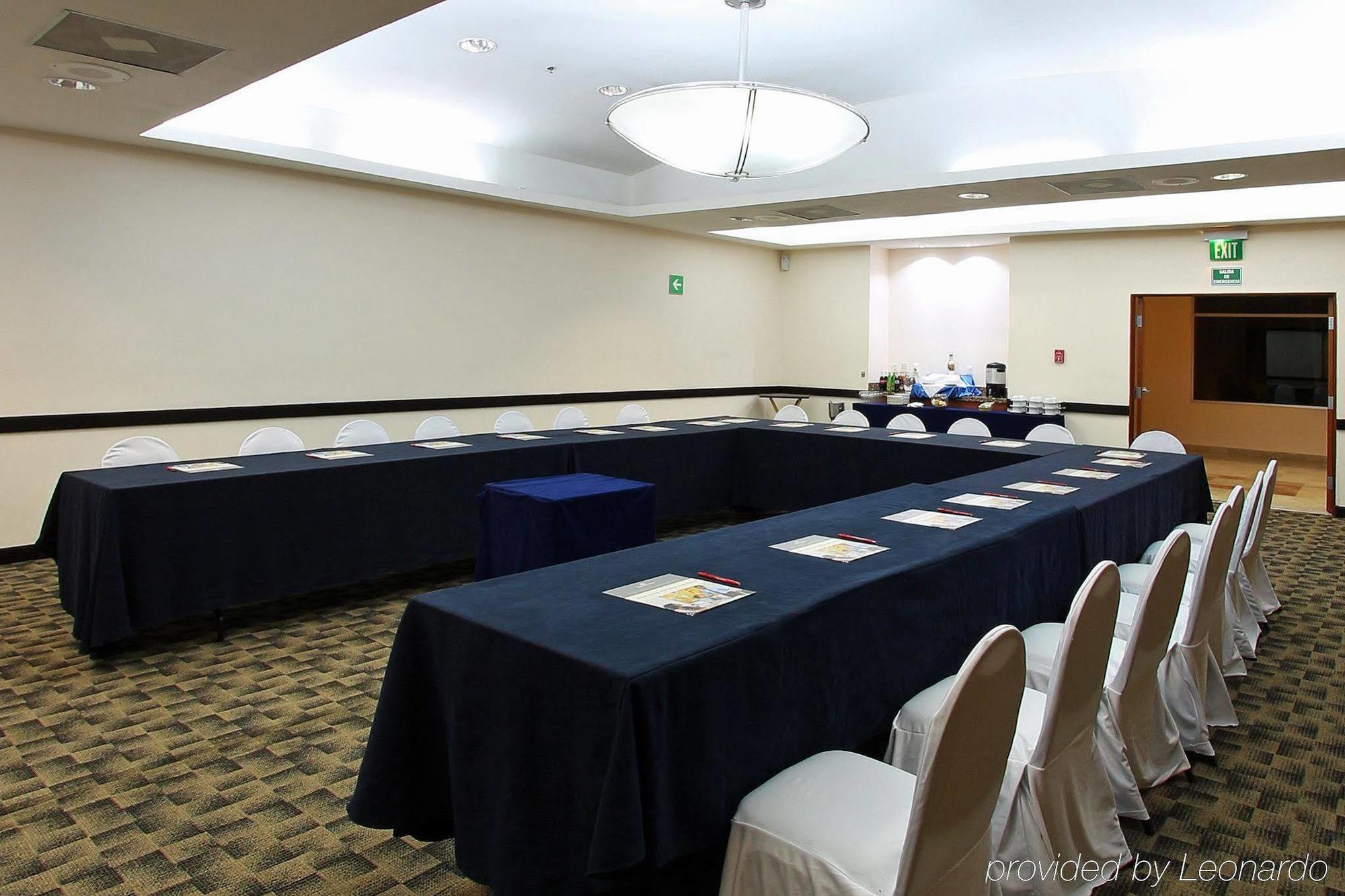 Fiesta Inn Express San Luis Potosi Oriente Екстериор снимка
