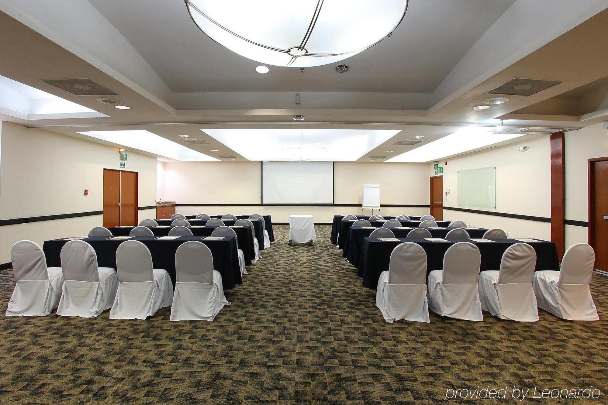 Fiesta Inn Express San Luis Potosi Oriente Екстериор снимка