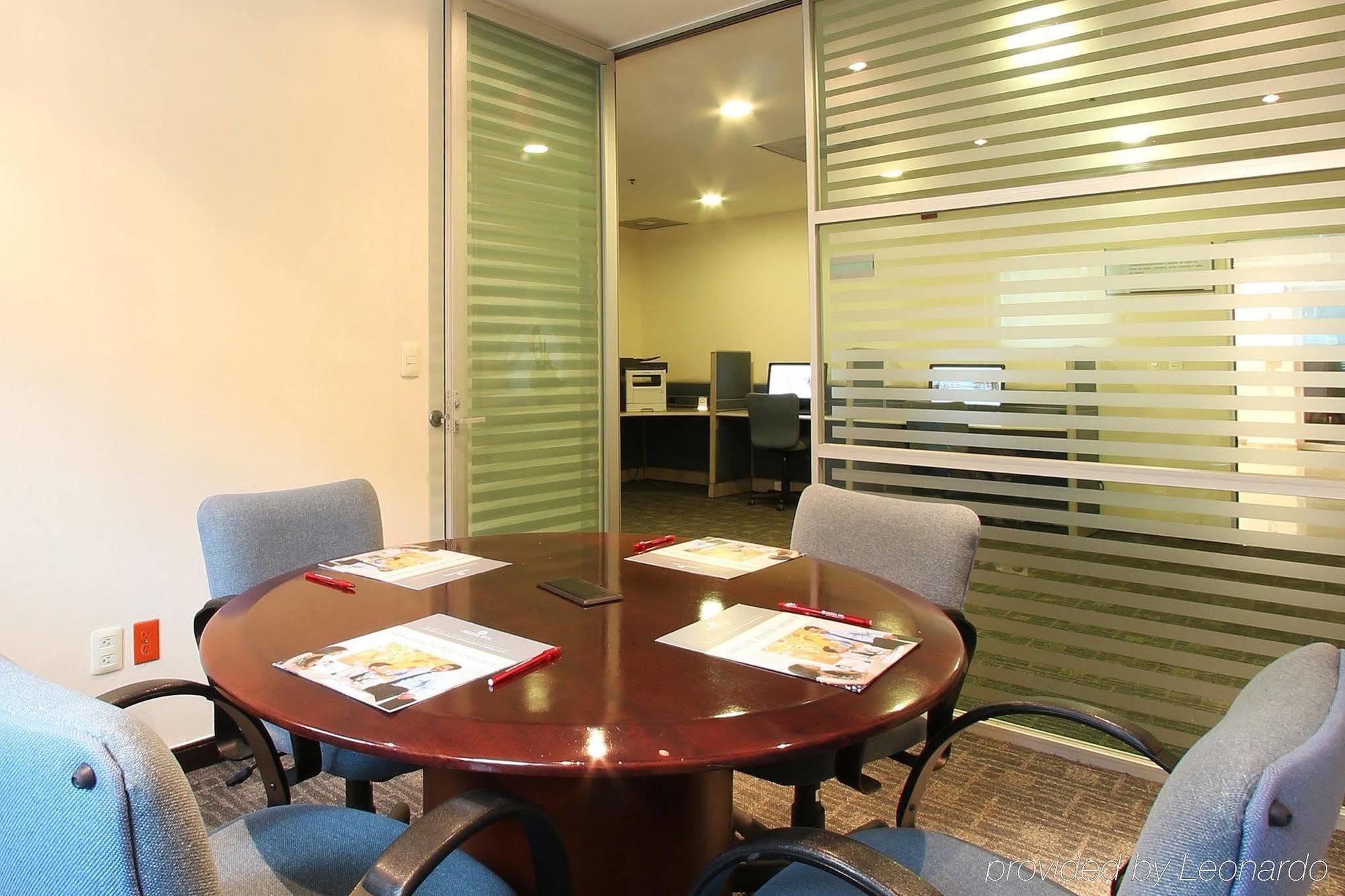 Fiesta Inn Express San Luis Potosi Oriente Екстериор снимка