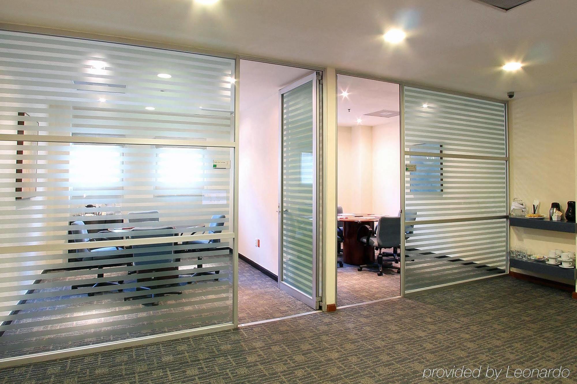 Fiesta Inn Express San Luis Potosi Oriente Екстериор снимка