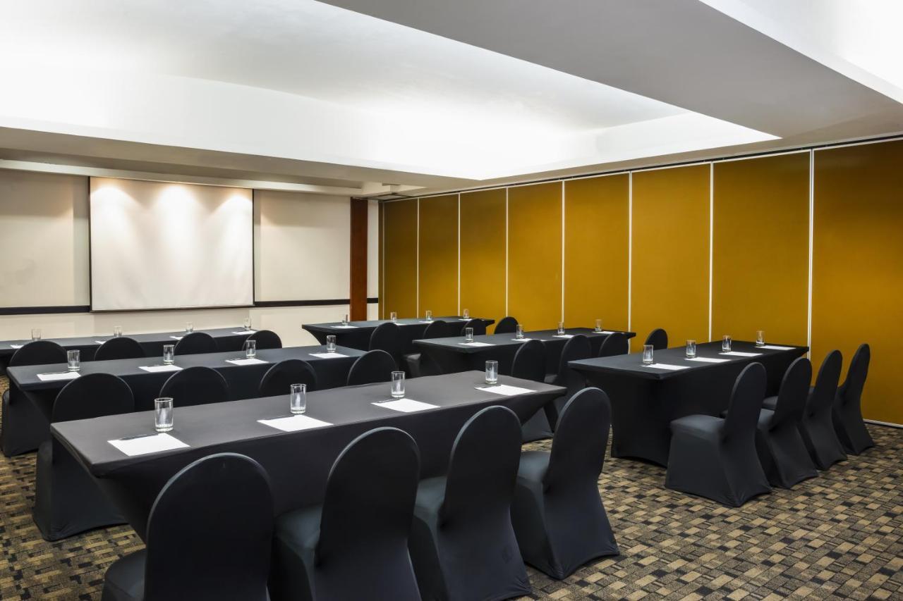Fiesta Inn Express San Luis Potosi Oriente Екстериор снимка